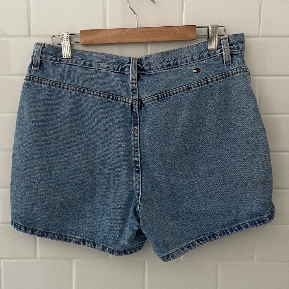 Vintage High Waist Tommy Hilfiger Shorts - Picture 3 of 5